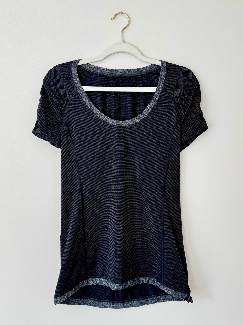 Lululemon Y2K Willpower Tech Short Sleeve Shirt, Black & Grey Pinstripe – Size 6